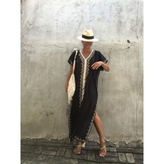 Elegant Moroccan Kaftan Dress with Intricate Embroidery