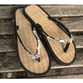 Eco-Friendly Straw Sandals | Lightweight & Breathable_Style