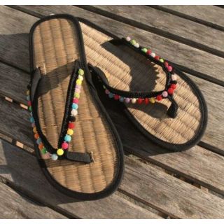 Eco-Friendly Straw Sandals for Stylish Summer Adventure