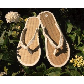 Chic Straw Sandals - Elegant and Eco-Friendly Footwear