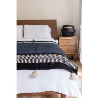 Handwoven Moroccan Wool Blanket - Exotic Elegance & Versatile Style