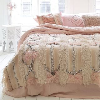 Elegant Pink Moroccan Wedding Blanket - Handwoven Wool Blanket