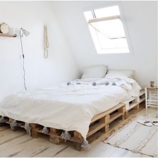 Moroccan White Cotton Pom Pom Bedspread Blanket