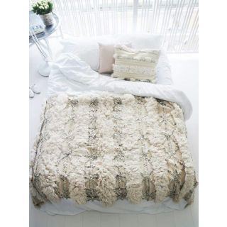 Handmade Moroccan Cotton Blanket with Fringe Details