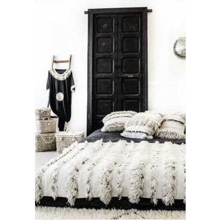 Luxurious White Moroccan Pom Pom Wool Blanket