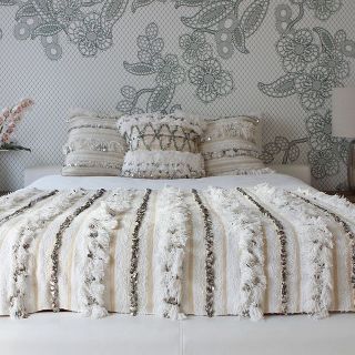 Moroccan Handwoven Wool Blanket - Boho-Chic Style