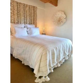 Luxurious White Moroccan Pom Pom Blanket - Handwoven Cotton