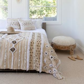Moroccan Wool Blanket Handmade with Amawigh Pattern
