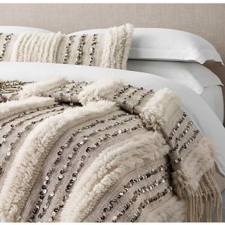 Moroccan Hand-Woven Wool Blanket - Cozy and Versatile