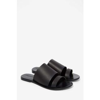 Sophisticated Leather Sandals for Fashion-Forward Style