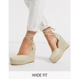 Chic Leather Sandals - Handcrafted for Comfort & Style