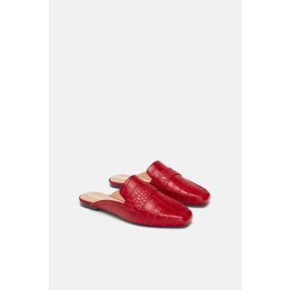 Luxurious Moroccan Leather Slippers for Unmatched Comfort.