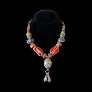 Moroccan Tuareg Berber Geometric Necklace - Artisan Crafted Statement Piece for Cultural Elegance