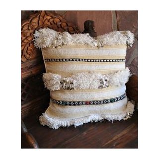 Exquisite Handmade Moroccan Kilim Throw Pillows - Traditional Elegance for Home Decor.