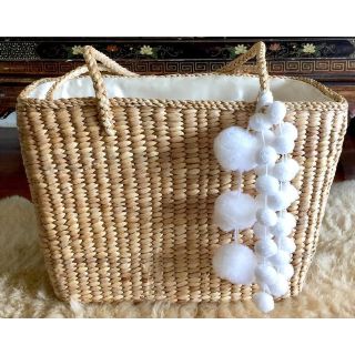 Moroccan Berber Handcrafted Pom Pom Baskets | Eco-Friendly Straw Bags