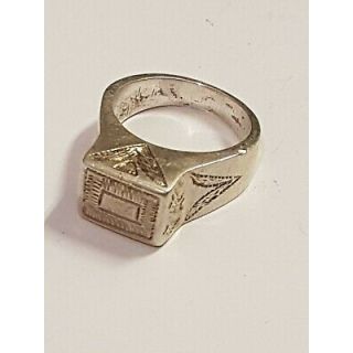 "Handcrafted Moroccan Tuareg Berber Rings - Vibrant Colors and Intricate Designs"