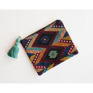 Moroccan Handwoven Zigzag Straw Clutch - Eco-Friendly Statement Piece