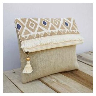 Beige Handwoven Moroccan Straw Clutch - Eco-Friendly Accessory