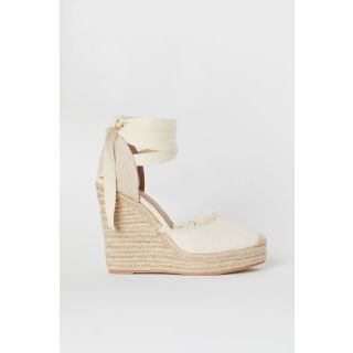 Straw Sandals: Sustainable Eco-Friendly Footwear