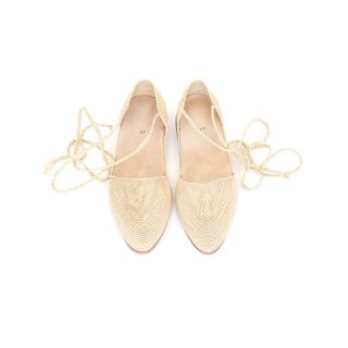 Beach Chic Straw Sandals: Eco-Friendly & Stylish Choice