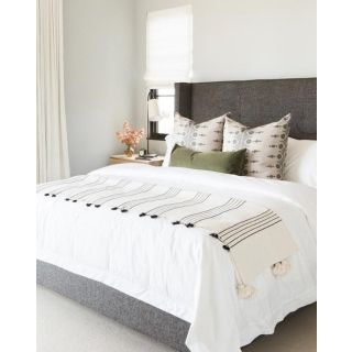 Moroccan Handmade Pom Pom Cotton Blanket - Elegant Black Poms
