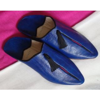 Luxurious Moroccan Leather Slippers for Elegant Home Comfort.