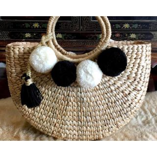 Moroccan Eco-Friendly Pom Pom Basket: Stylish & Versatile