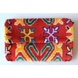 Moroccan Handwoven Straw Clutch - Sustainable Style and Versatility