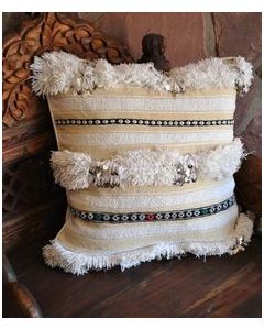 Exquisite Handmade Moroccan Kilim Throw Pillows - Traditional Elegance for Home Decor.