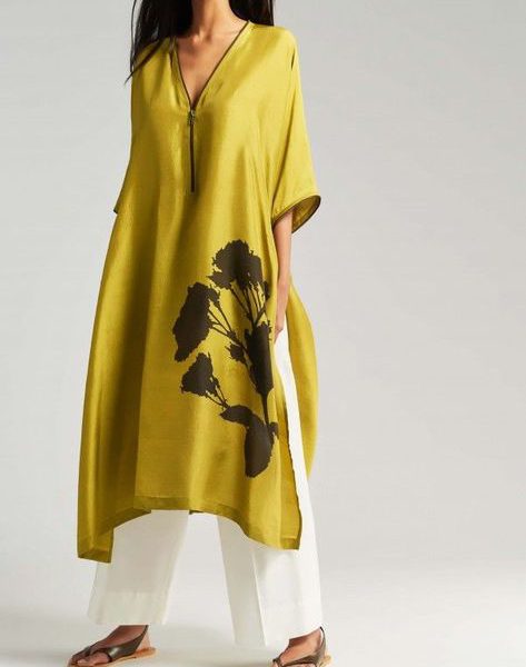 Moroccan Embroidered Kaftan Dress: Bohemian Chic Elegance.
