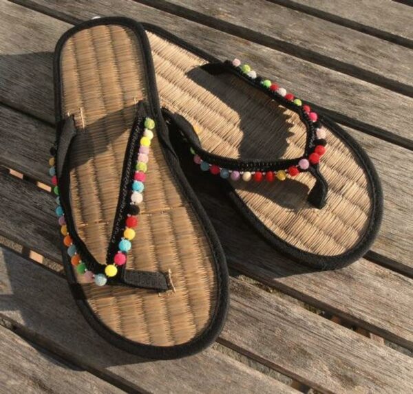 Eco-Friendly Straw Sandals for Stylish Summer Adventure