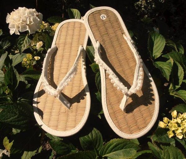 Chic Straw Sandals - Elegant and Eco-Friendly Footwear