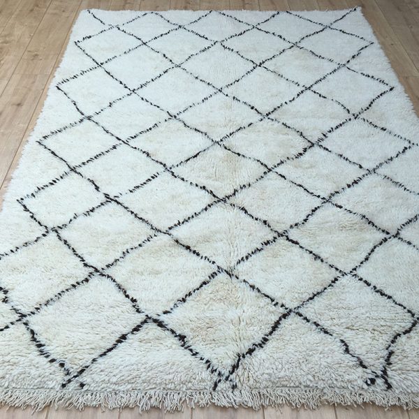 Moroccan Diamond Pattern Wool Rug - Authentic Beni Ourain