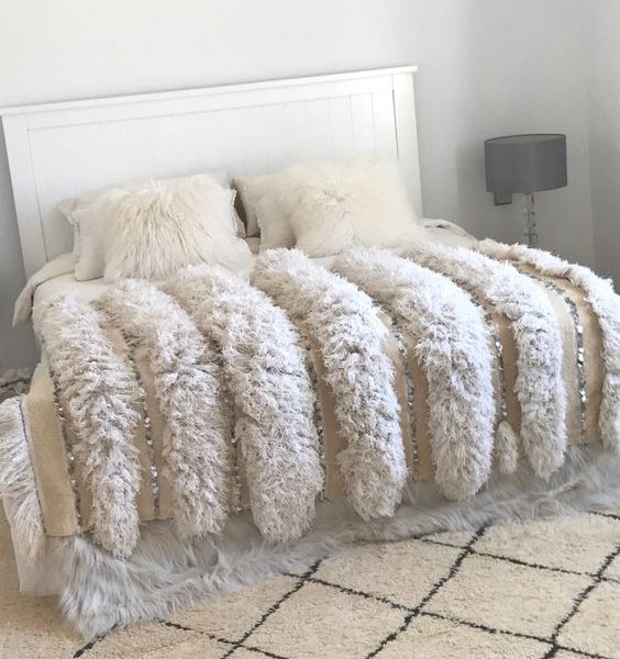 Luxurious White Moroccan Wedding Blanket - 100% Wool Bohemian Design