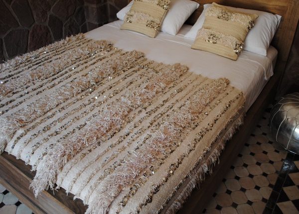 Luxurious Moroccan Wool Blanket | Hand-Woven Bohemian Style