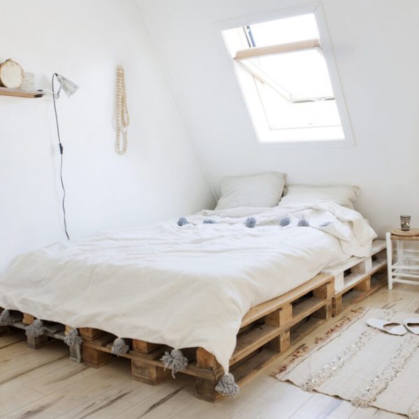 Moroccan White Cotton Pom Pom Bedspread Blanket