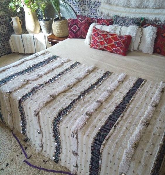 Premium Handcrafted Moroccan Pom Pom Blanket - 100% Cotton