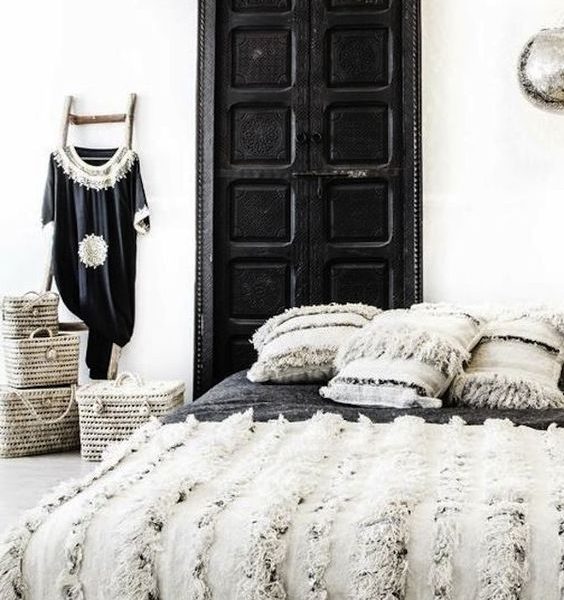 Luxurious White Moroccan Pom Pom Wool Blanket