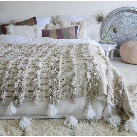 Luxurious Hand-Loomed Moroccan Wedding Blanket | Elegant & Versatile Piece