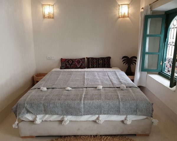 Handmade White Pom Pom Wool Blanket | Moroccan Bedspread & Sofa Throw