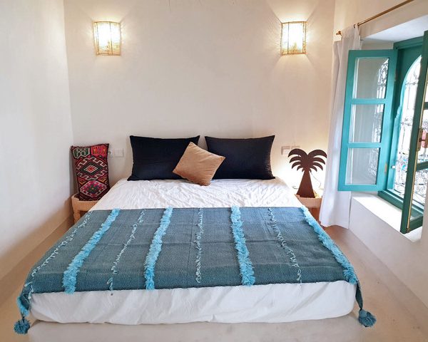 Luxurious Handwoven Moroccan Wool Blanket with Timeless Stripe Pattern
