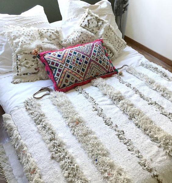 Handmade Moroccan Wedding Blanket - Luxurious Wool with Glitter Stripes
