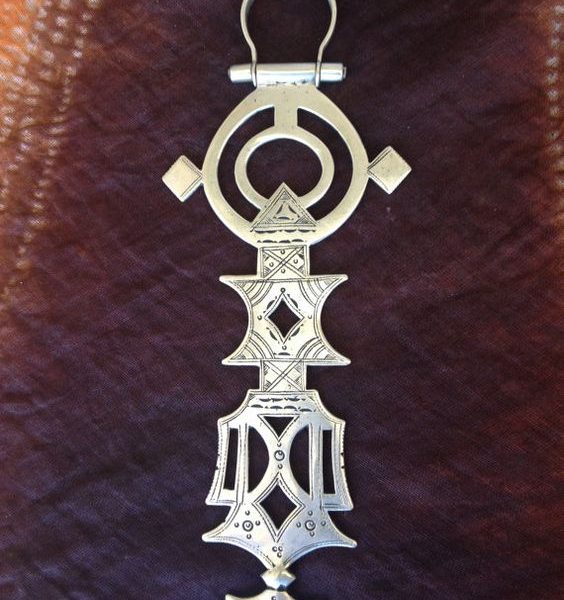 Berber Fibula Brooch 12 - Handcrafted Moroccan Beaded Design