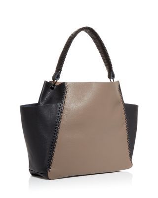 Elegant Moroccan Leather Handbag for Sophisticated Style.