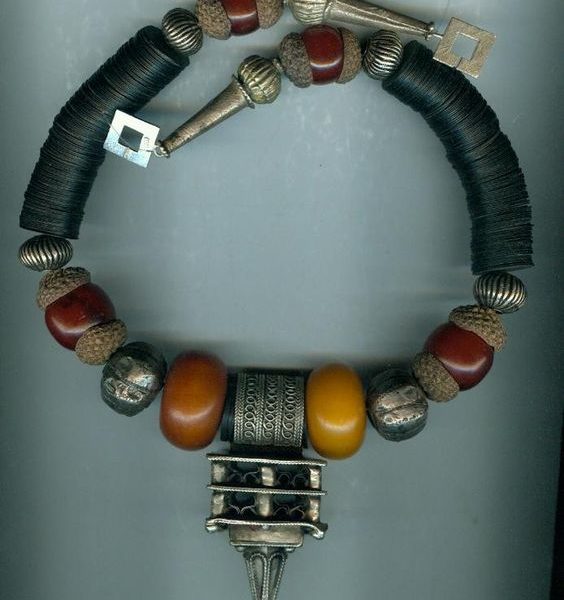 Handcrafted Moroccan Tuareg Berber Necklace - Ethnic Charm & Elegance