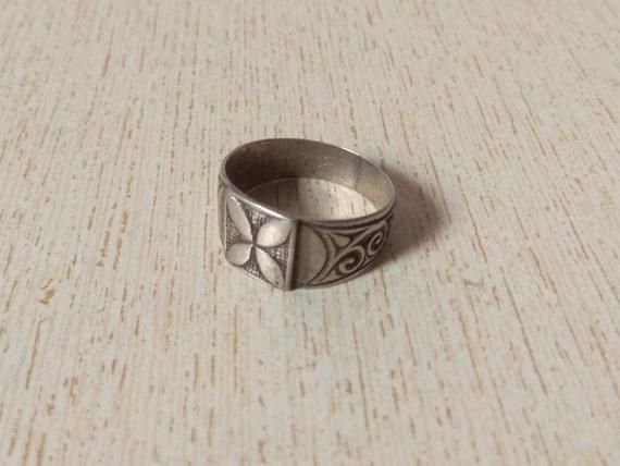 Moroccan Tuareg Berber Handcrafted Rings - Vibrant Ethnic Design