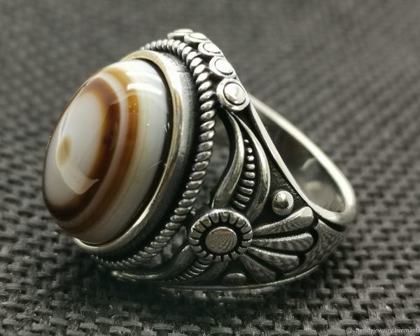Moroccan Tuareg Berber Adjustable Rings with Vibrant Colors and Intricate Details