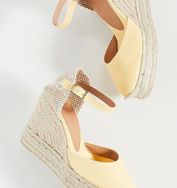 Natural Straw Handcrafted Eco-Friendly Sandals - Chic & Sustainable.